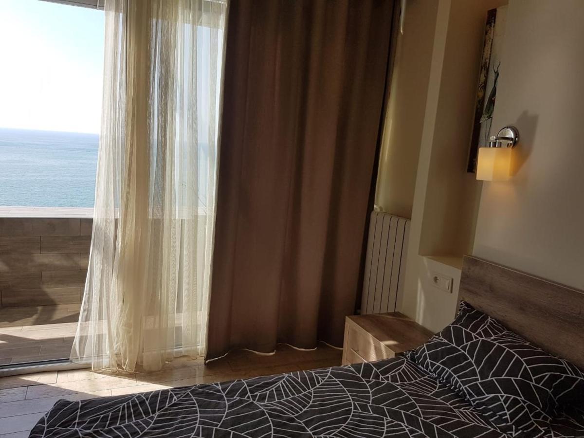 Apartment Magnolia バトゥーミ エクステリア 写真