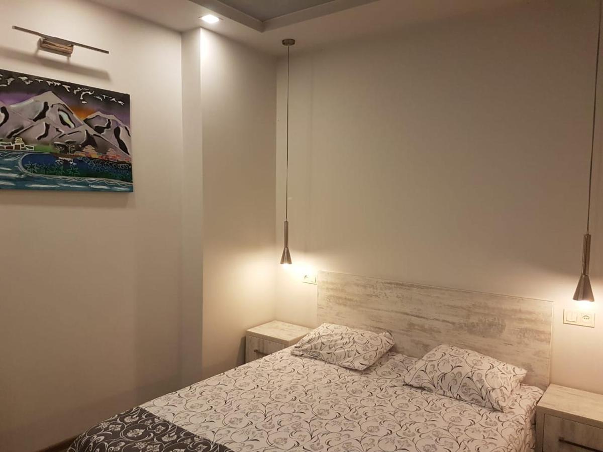 Apartment Magnolia バトゥーミ エクステリア 写真